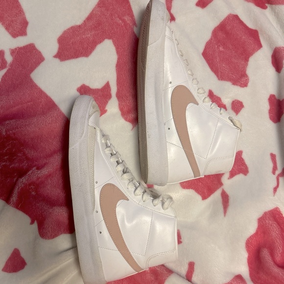 baby pink nike blazers! - Picture 3 of 3